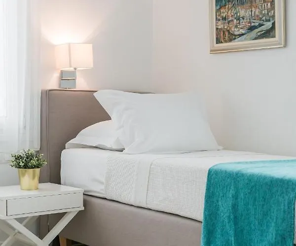 Feinikas Villa Metaxáta