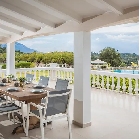 Villa Feinikas *